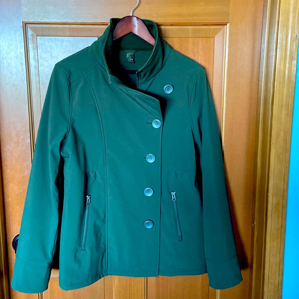 Prana xl jacket. This coat is an army green. The picture isn’t doing it justice.